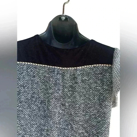 THML Women's black Embroidered Floral Flutter Sleeve
Dress velvet shoulders XS - Picture 4 of 8